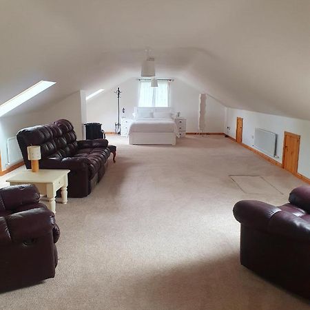 Urkers' Guest Accommodation Crossmaglen エクステリア 写真