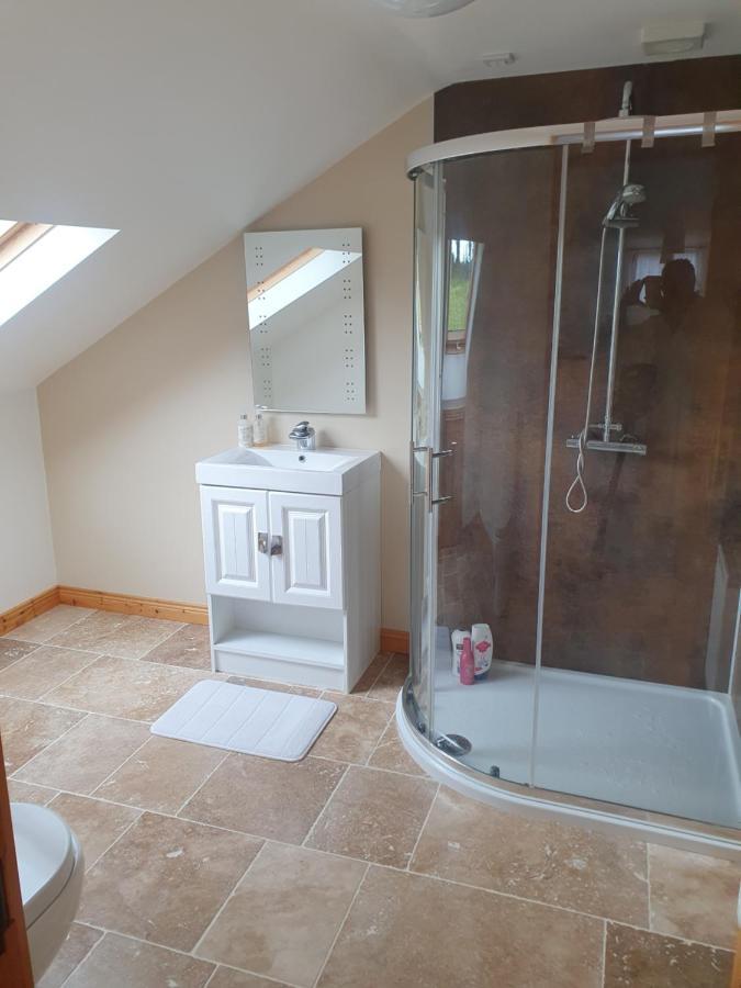 Urkers' Guest Accommodation Crossmaglen エクステリア 写真