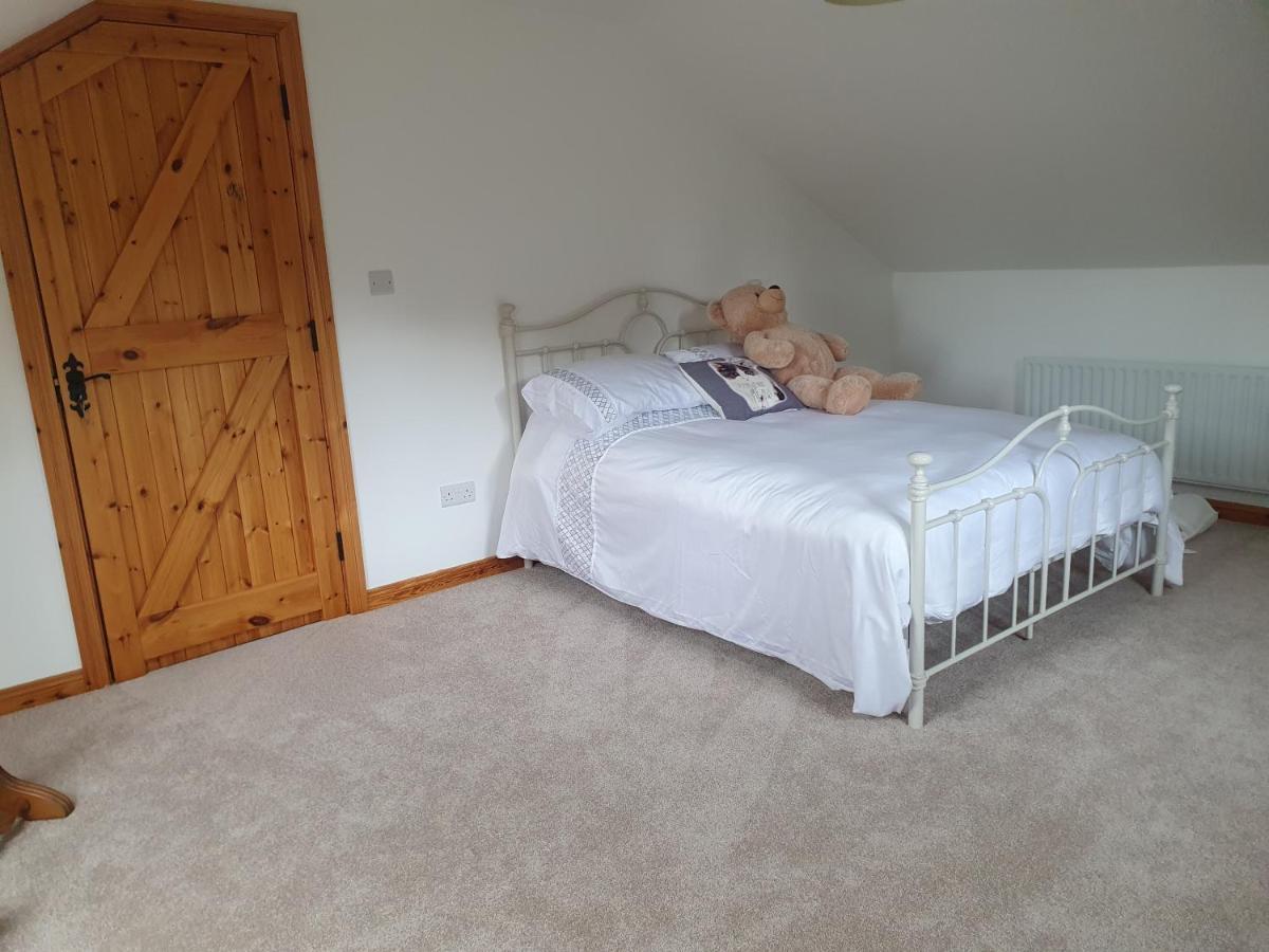 Urkers' Guest Accommodation Crossmaglen エクステリア 写真